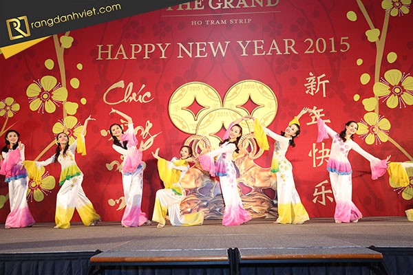 nhân sự sự kiện : Nhóm Múa